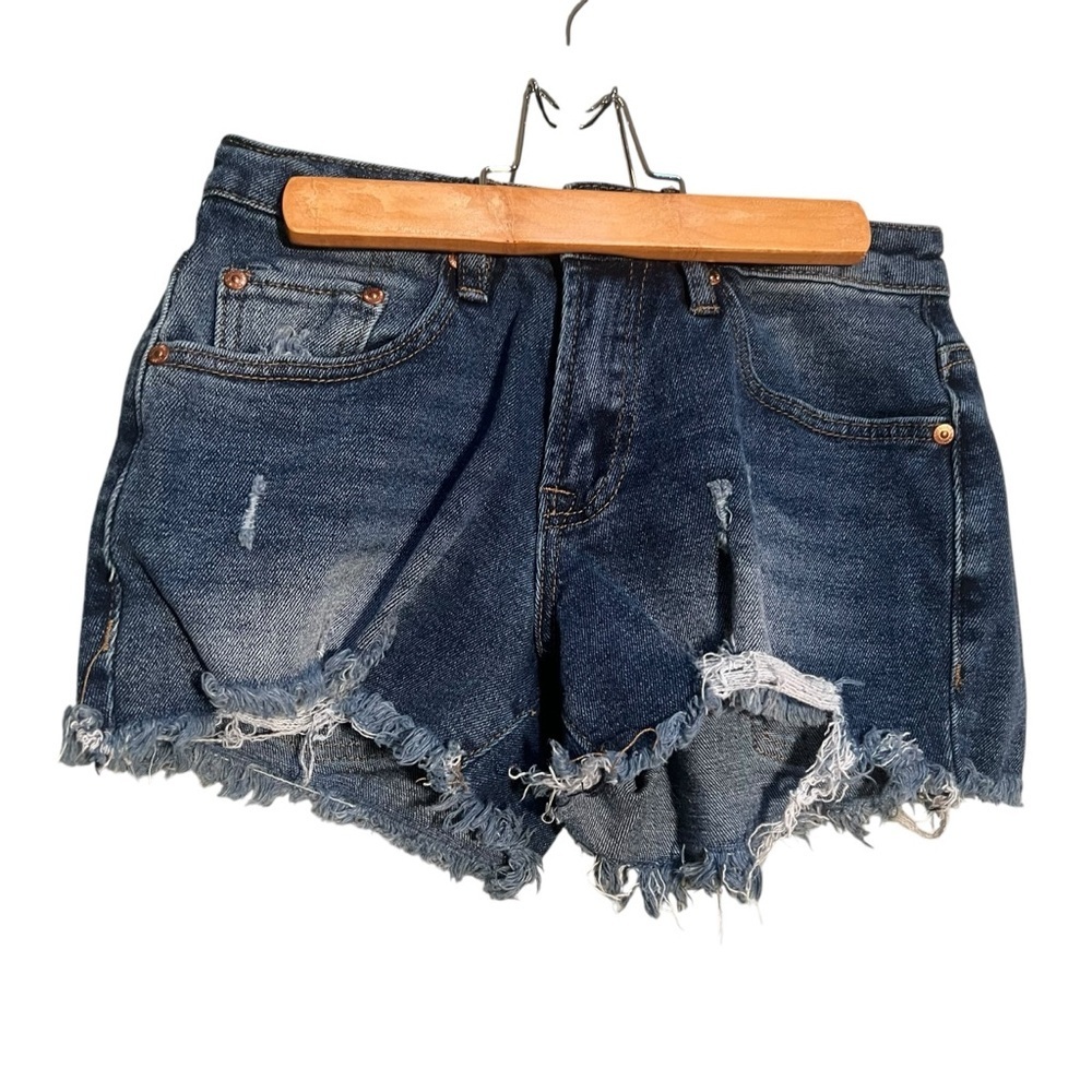 Almost Famous Women's Size 0 Cut Off Shorts Denim Dark Wash Distressed Mid-Rise